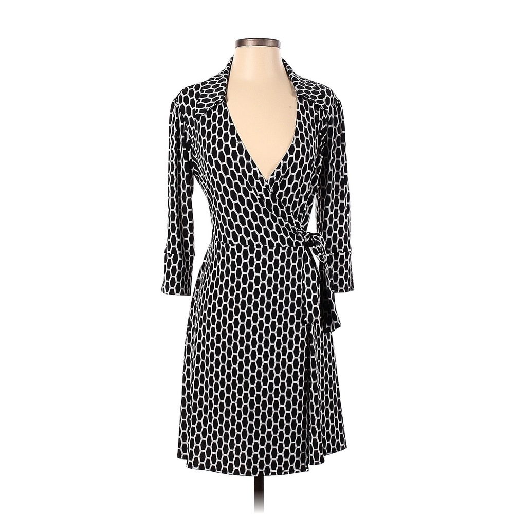 EUC Laundry by Design Size 4 Casual Wrap Dress